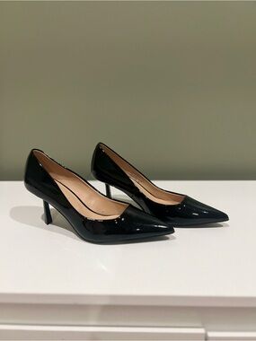 Madden Girl Black Patent Pointed Toe Mid Heel Pumps 7